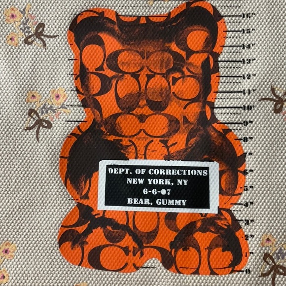 🐻 COACH WRISTLET 30 WITH VANDAL GUMMY 🐻 NWT 🐻 - Picture 13 of 16